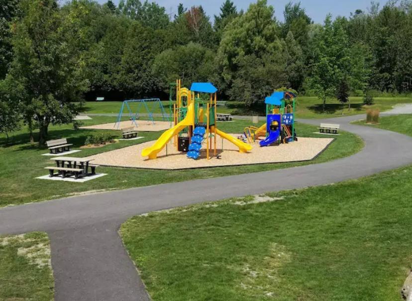 Condo Hotel Au Pied Du Mont אורפורד מראה חיצוני תמונה